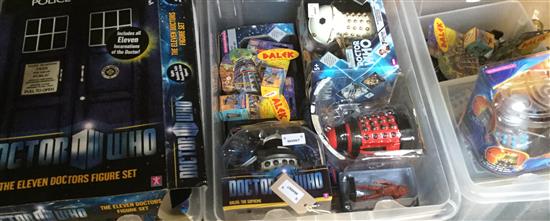 Collection of Dr Who models, inc boxed sets, blister packs, loose (Daleks, Cybermen, Eleven Doctors set [only 10] etc)